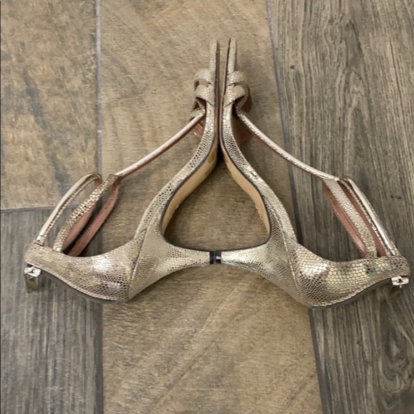 Vince Camuto gold pattern heels size 7.5M - Picture 6 of 13